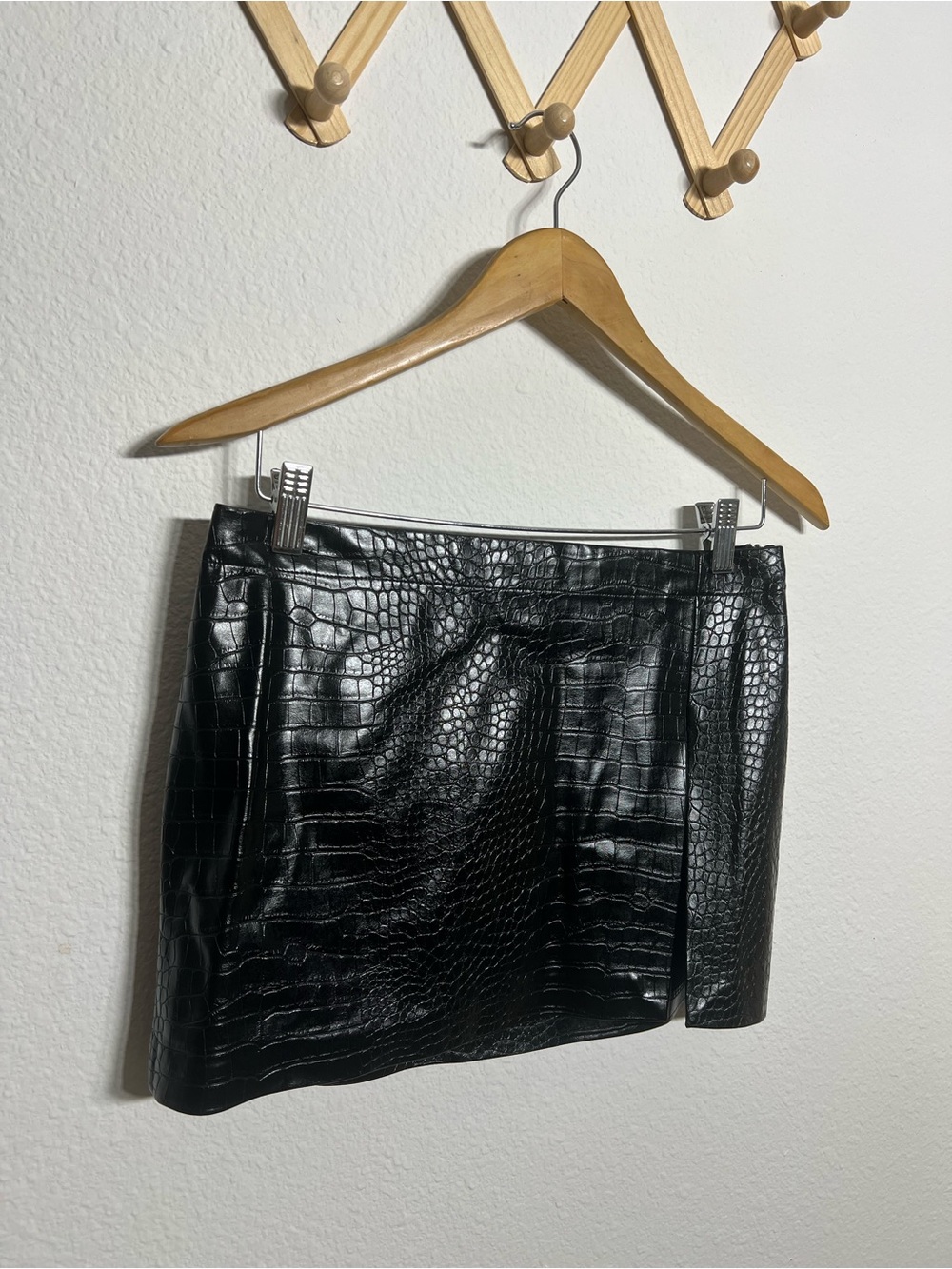 EDIKTED • NWT black faux leather mini skirt with croc-embossed texture - Picture 3 of 10
